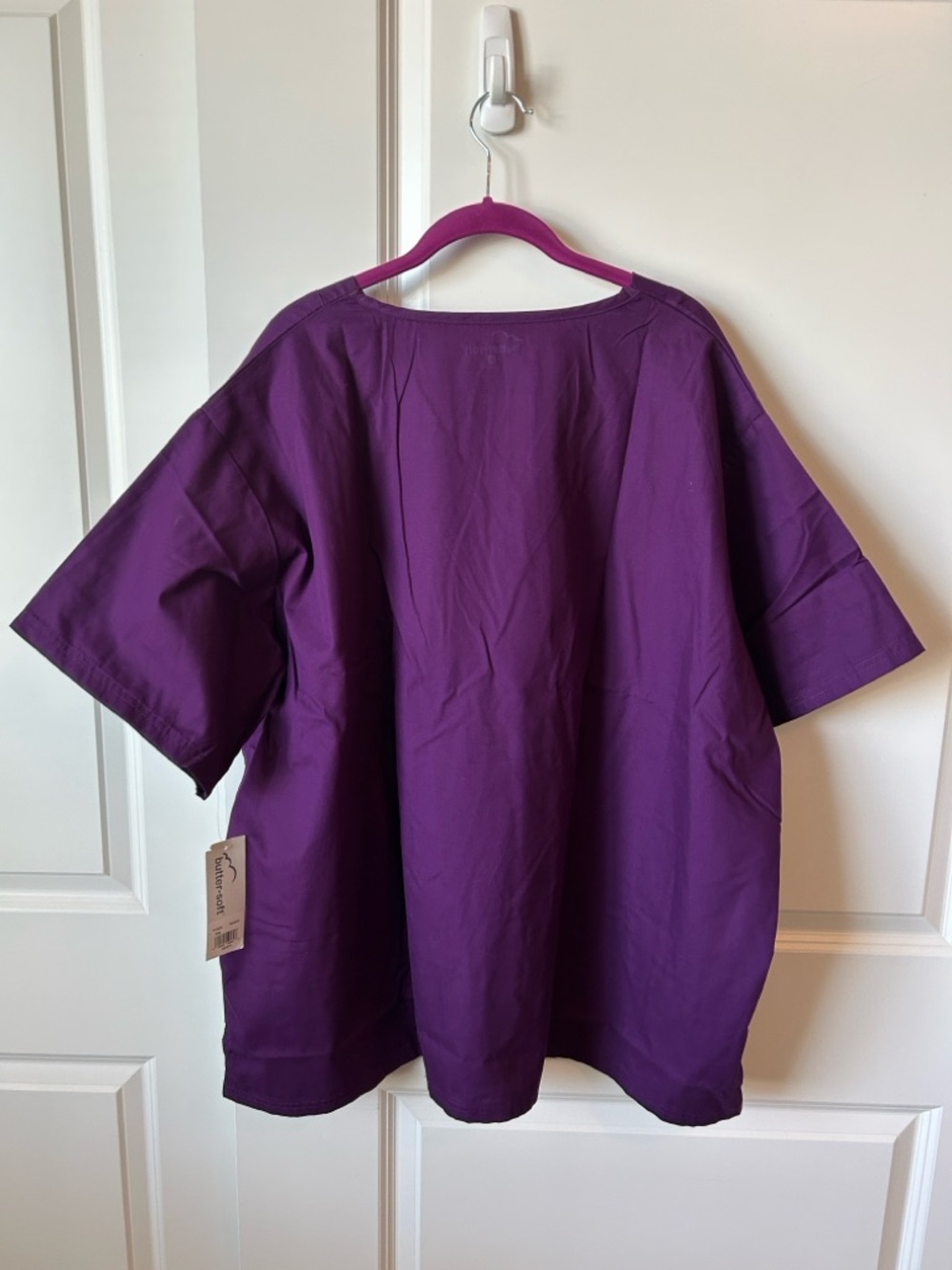 NWT Butter-Soft Women's V-Neck Scrub Top in Purple 3X - Picture 2 of 6